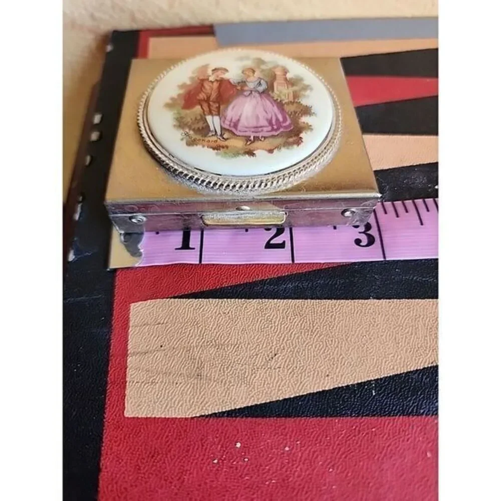 Vintage Porcelain Couple Mirror‎ Gold Compact Trinket Pill Box Case